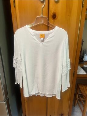Ruby Rd Brand White V-Neck Crochet Sleeve Tunic